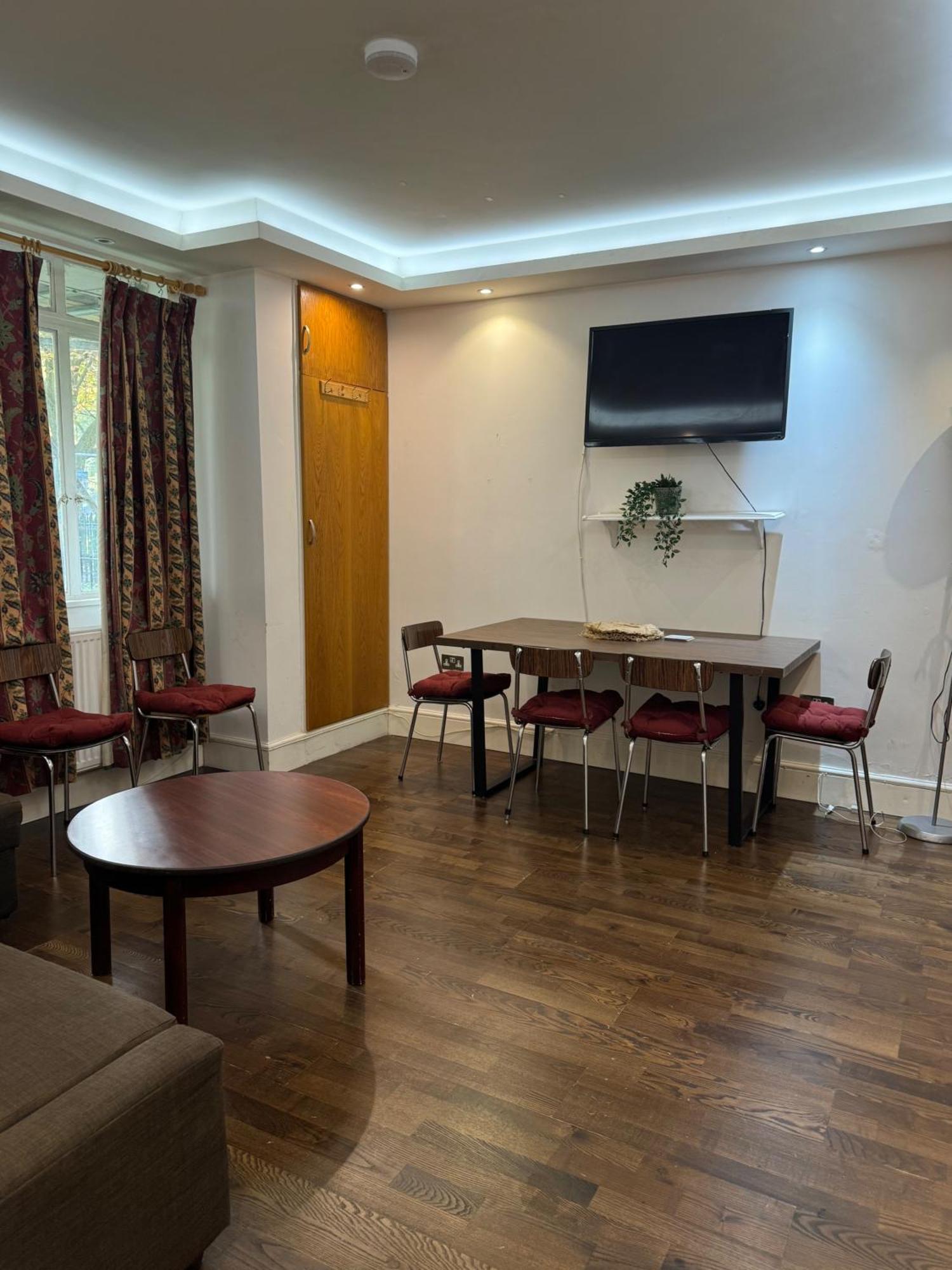 Excellent - 3 Bedrooms Appartamento *